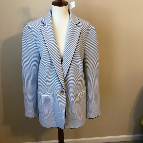 Ann Taylor Jackets & Blazers - NWT Ann Taylor blazer size 14